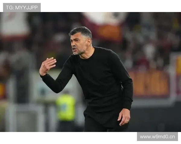 吉达联合低迷表现 主帅孔塞桑遭球迷围堵 吉达联合低迷表现 主帅孔塞桑遭球迷围堵